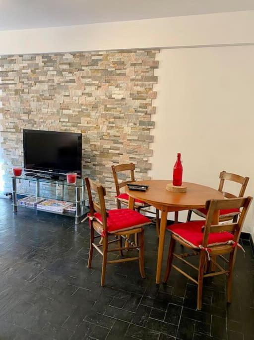 Charmant Appartement Renove Au Coeur Du Village Saint-Martin-Vésubie Exterior foto